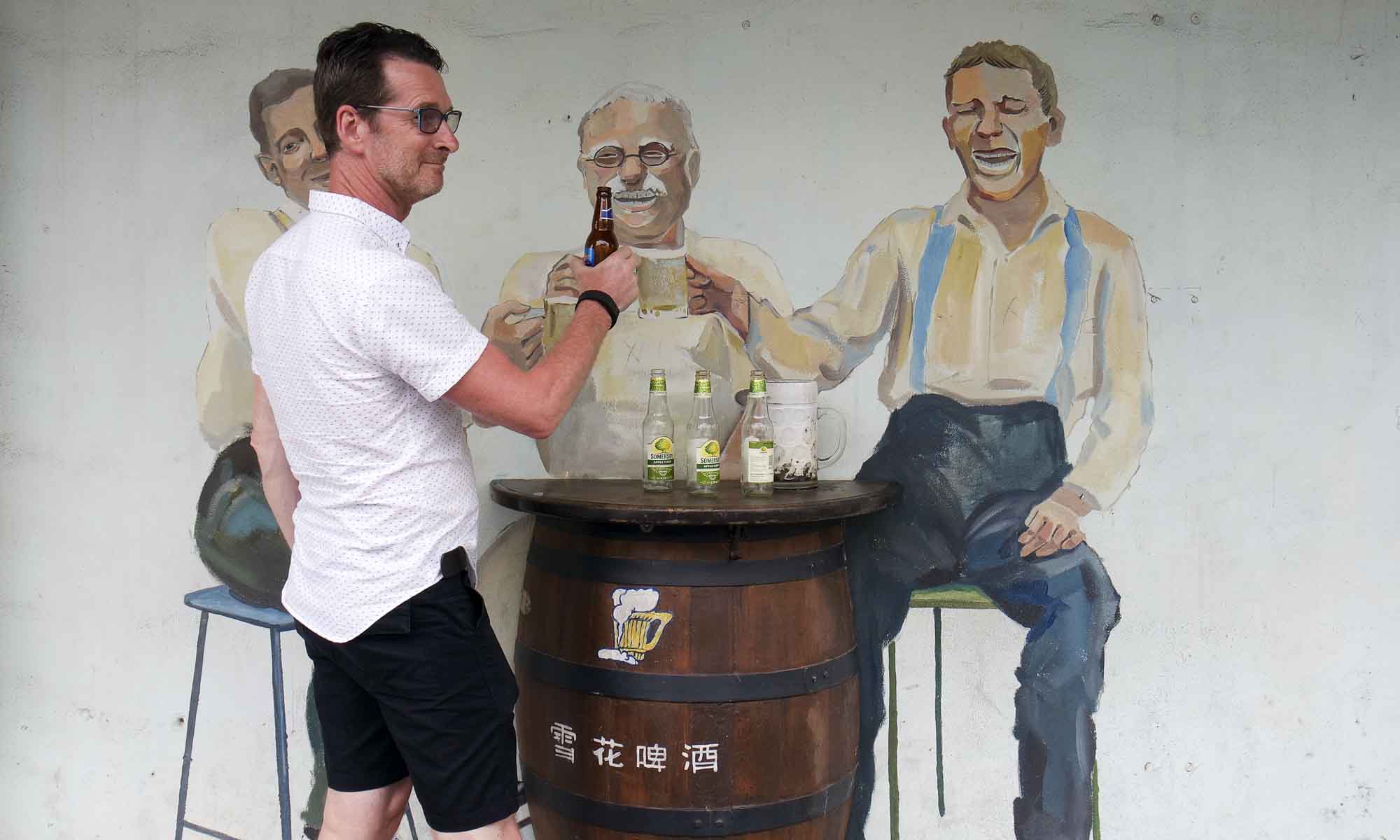 Street art: Cheers!
