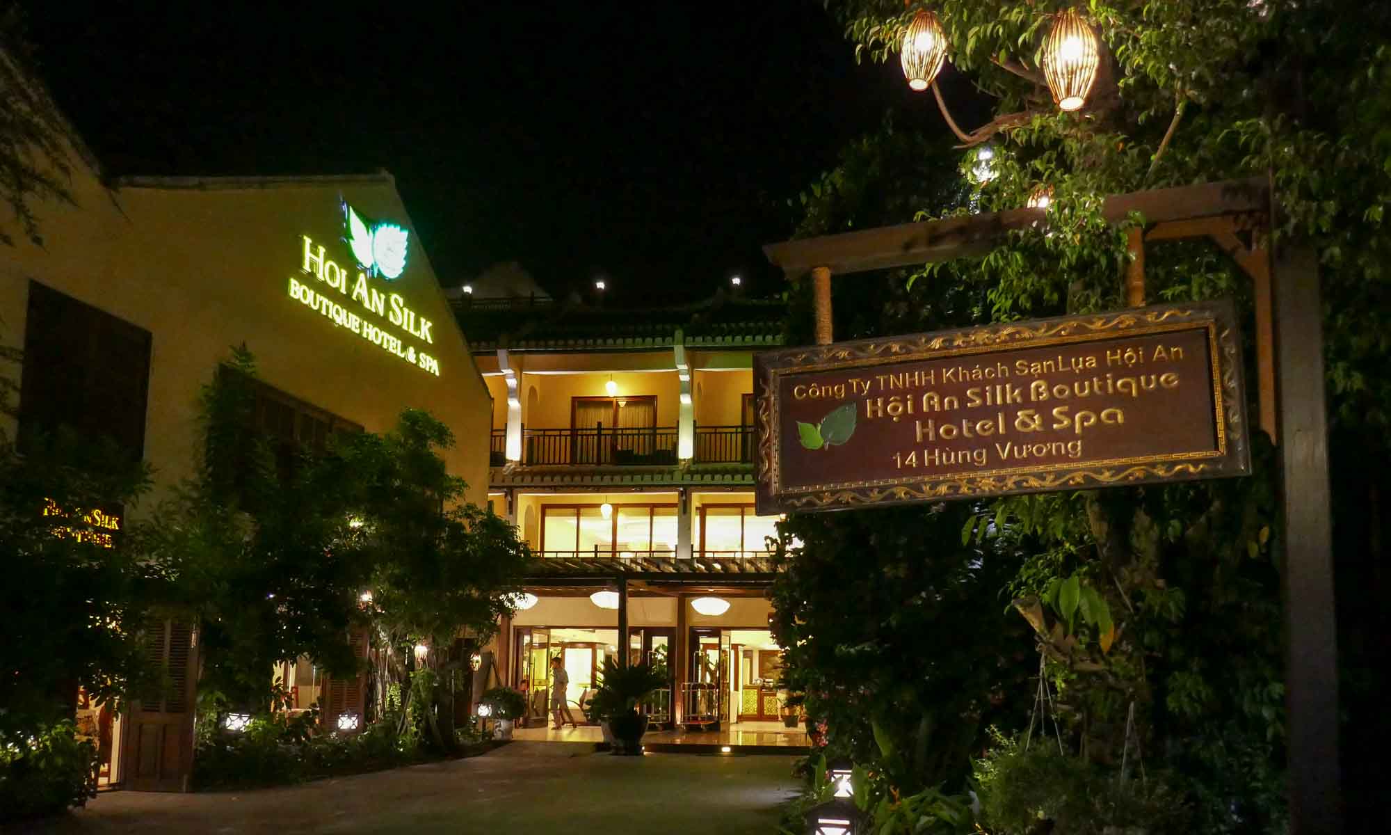 Hoi An Silk Boutique Hotel & Spa by night