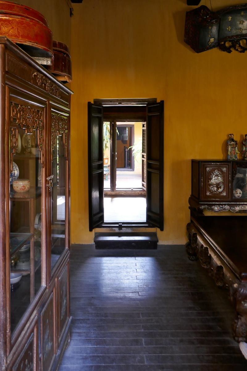 Inside Ngoi Nha Di San - Heritage House in Old Town