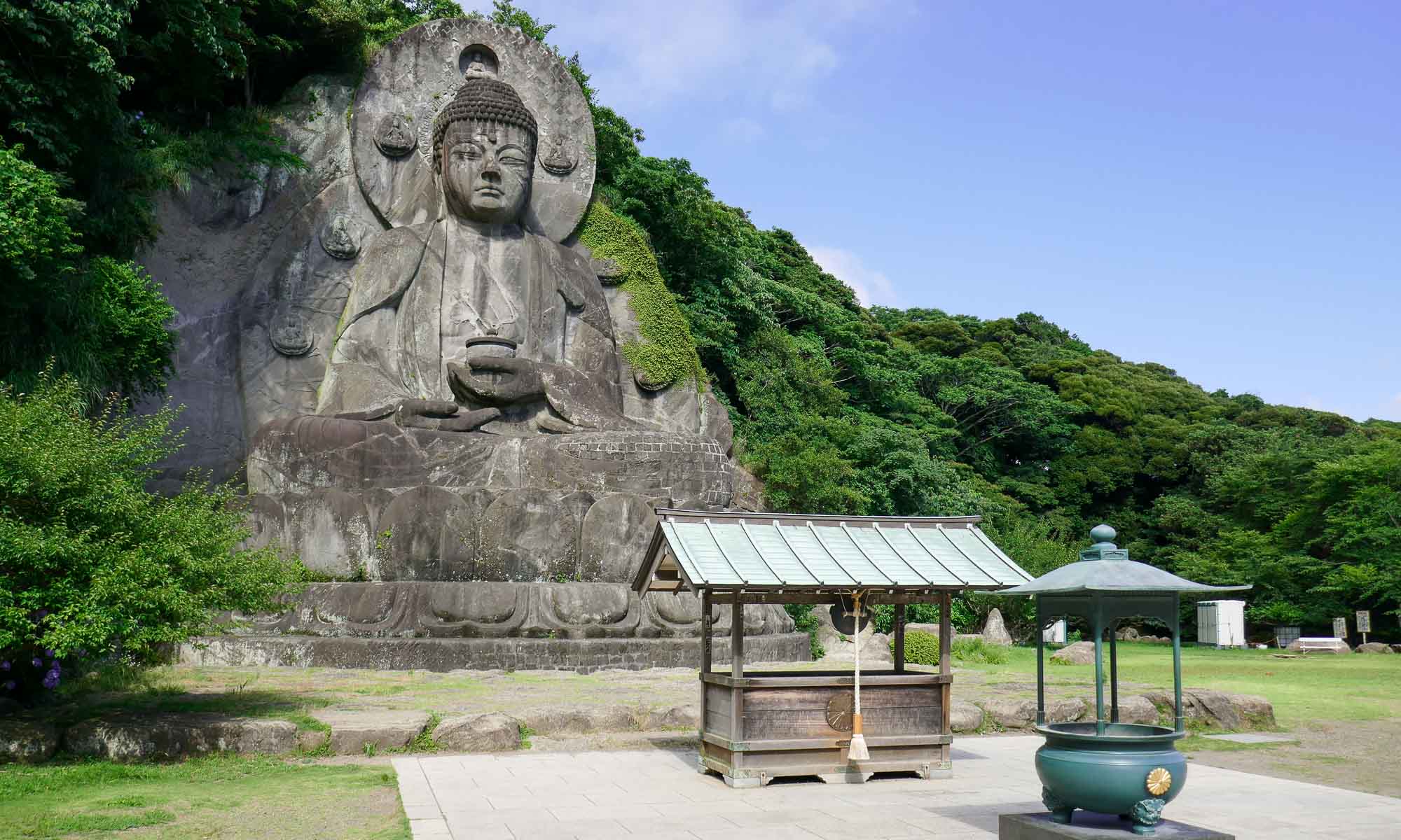 The largest stone-carved Buddha statue