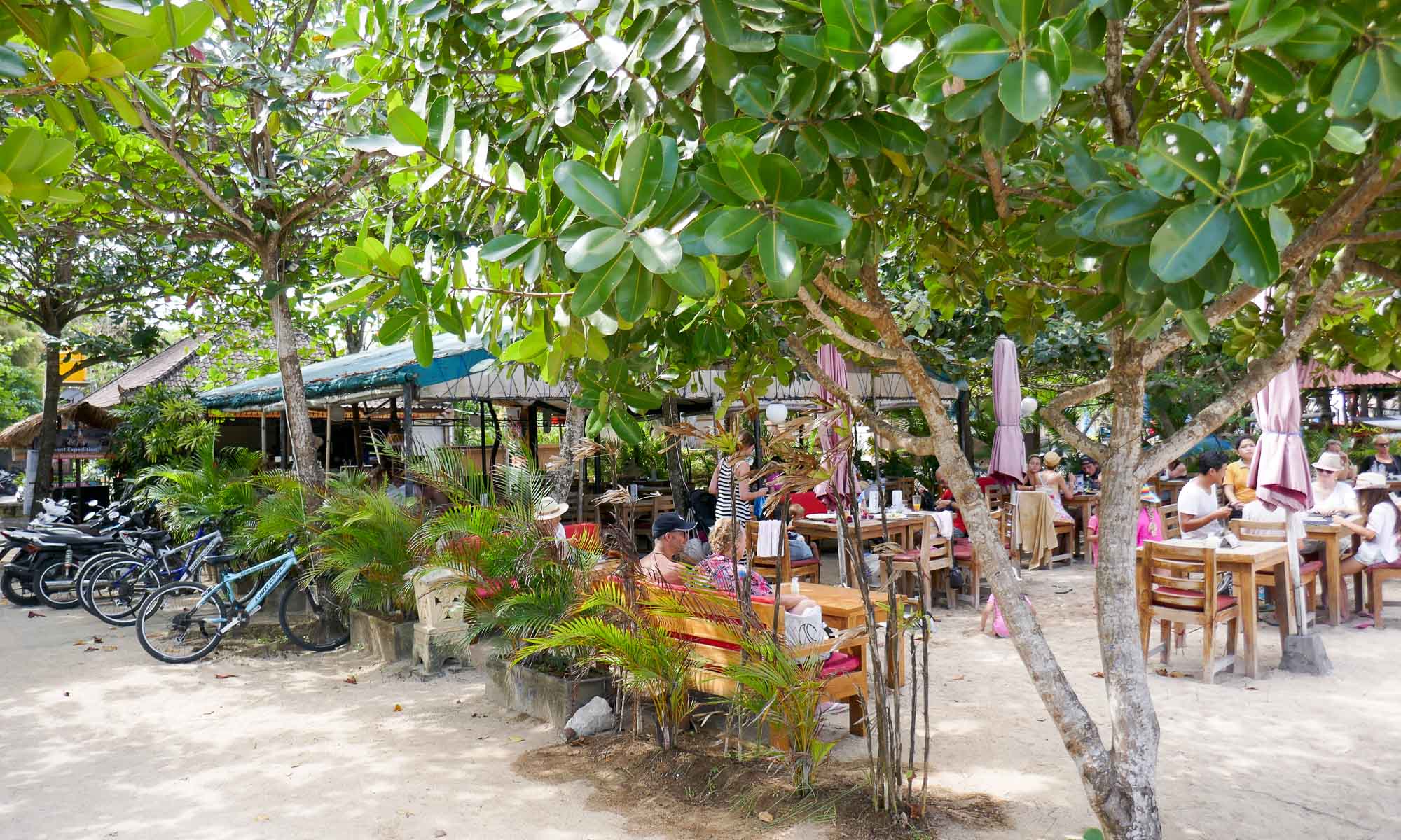 Beachside cafes in Sanur